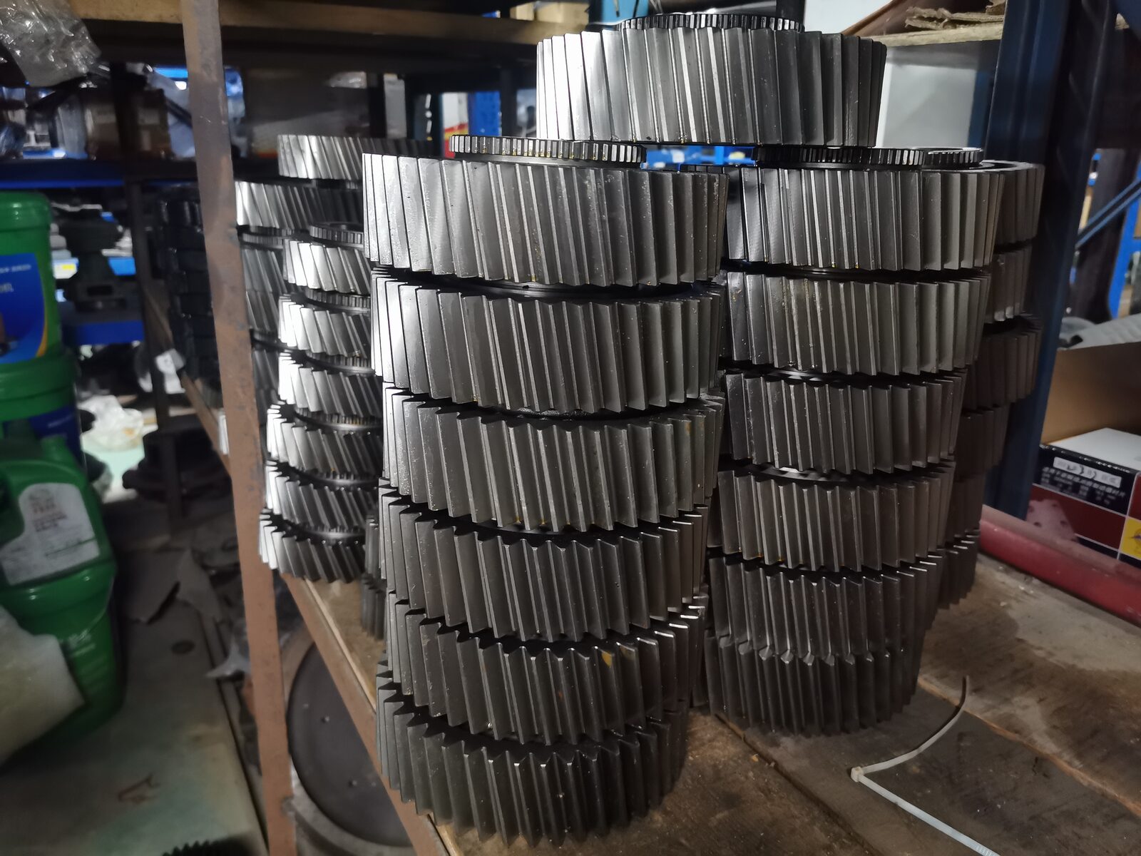 FAST gearbox internals in stock