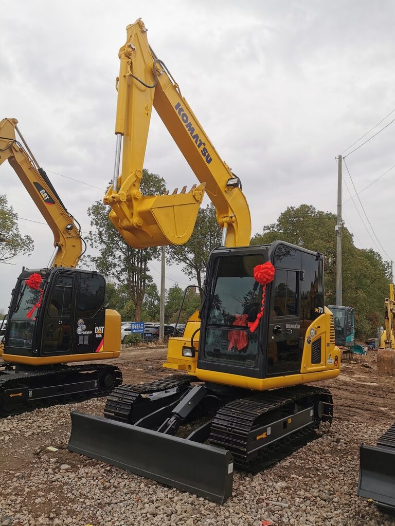 KOMATSU-PC70